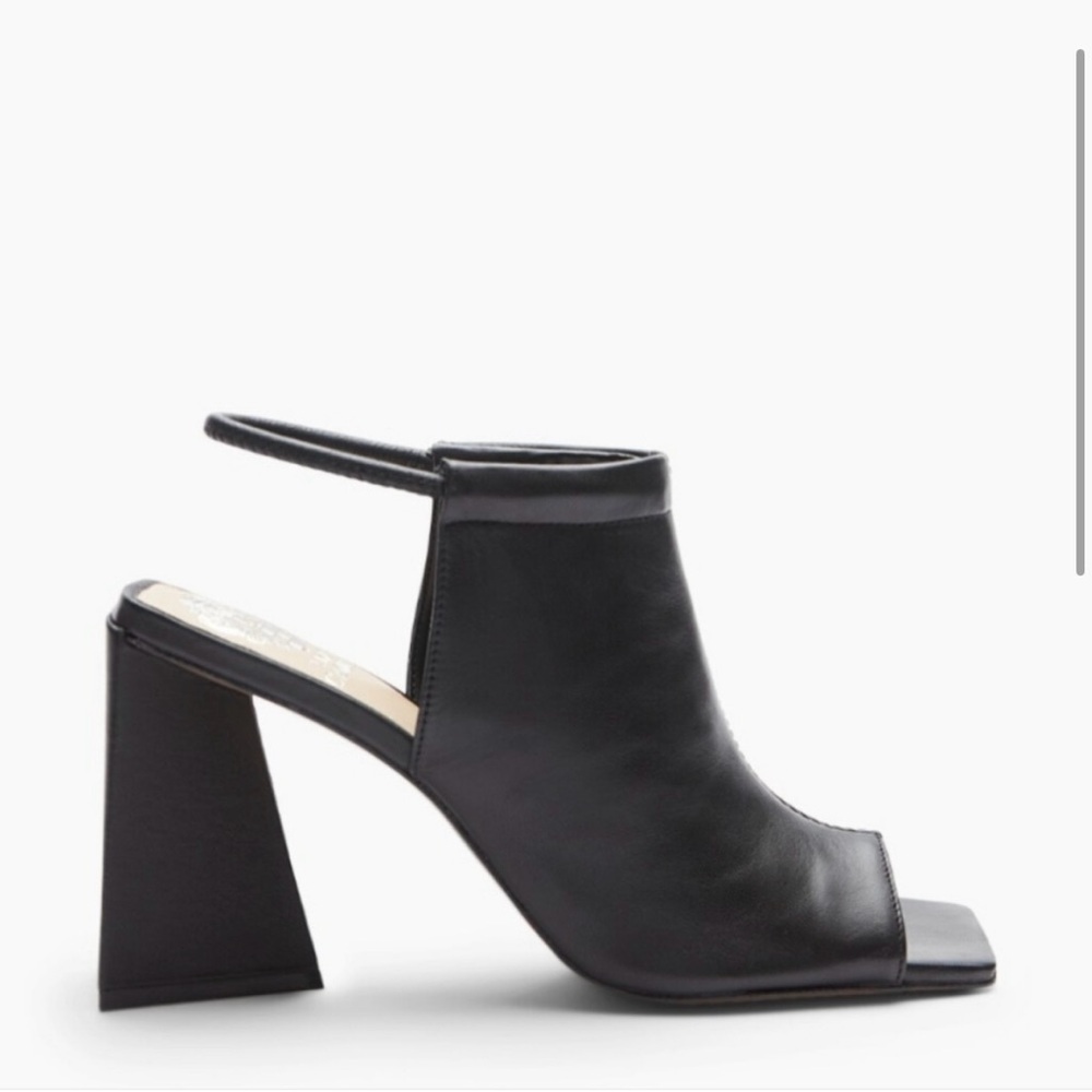 Vince Camuto Avangila Elegant Black Women's Heeled Sandals